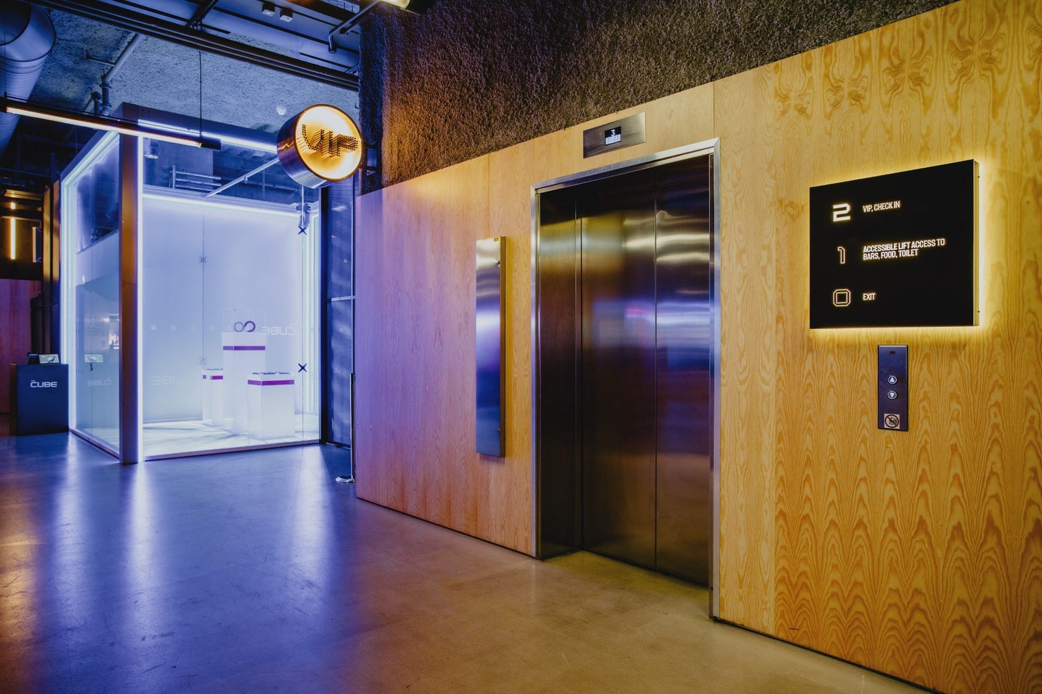 THE CUBE (INTERNAL) - Canary Wharf
