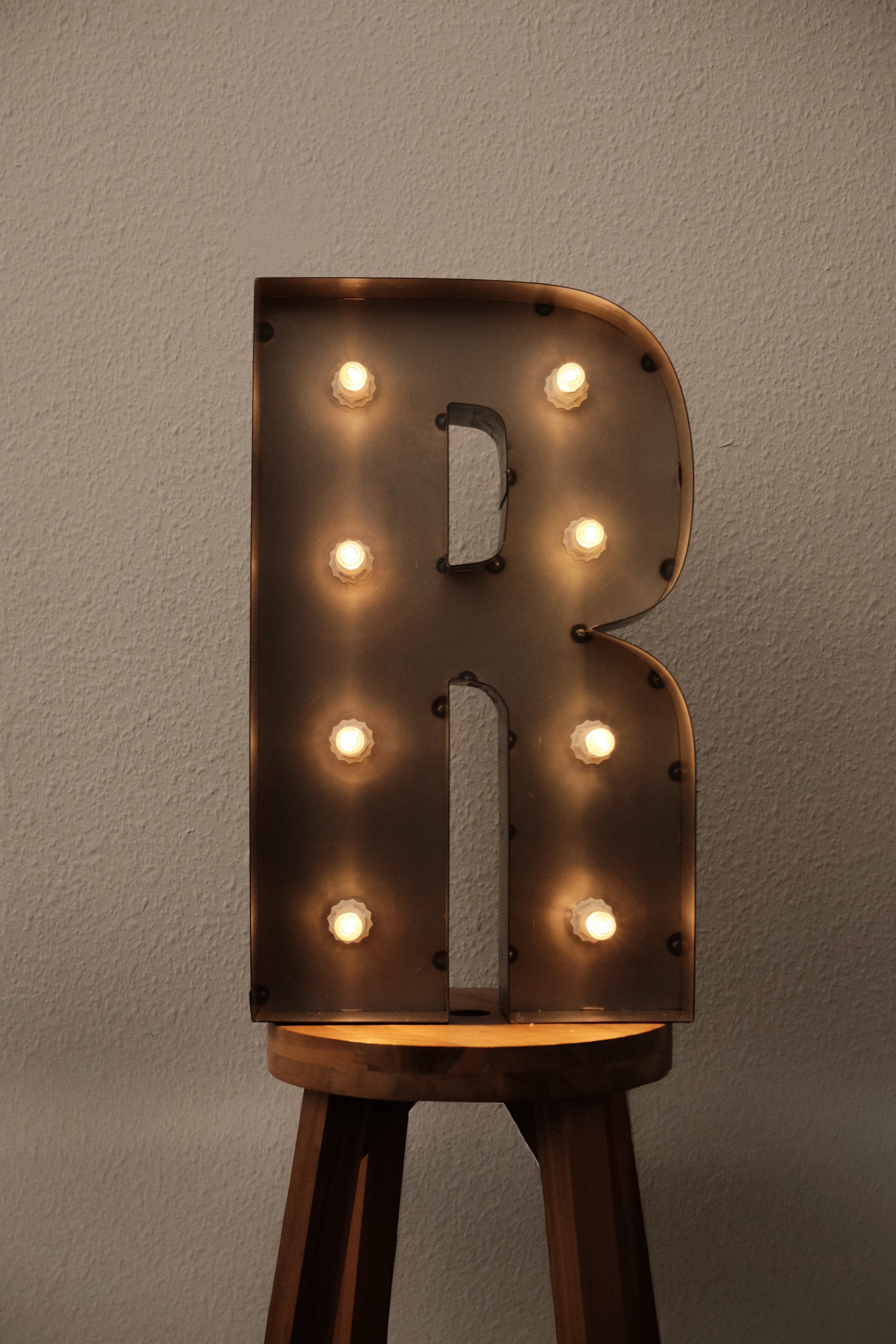 E14 LED Pygmy Complete Fitting – Polycarbonate – T20